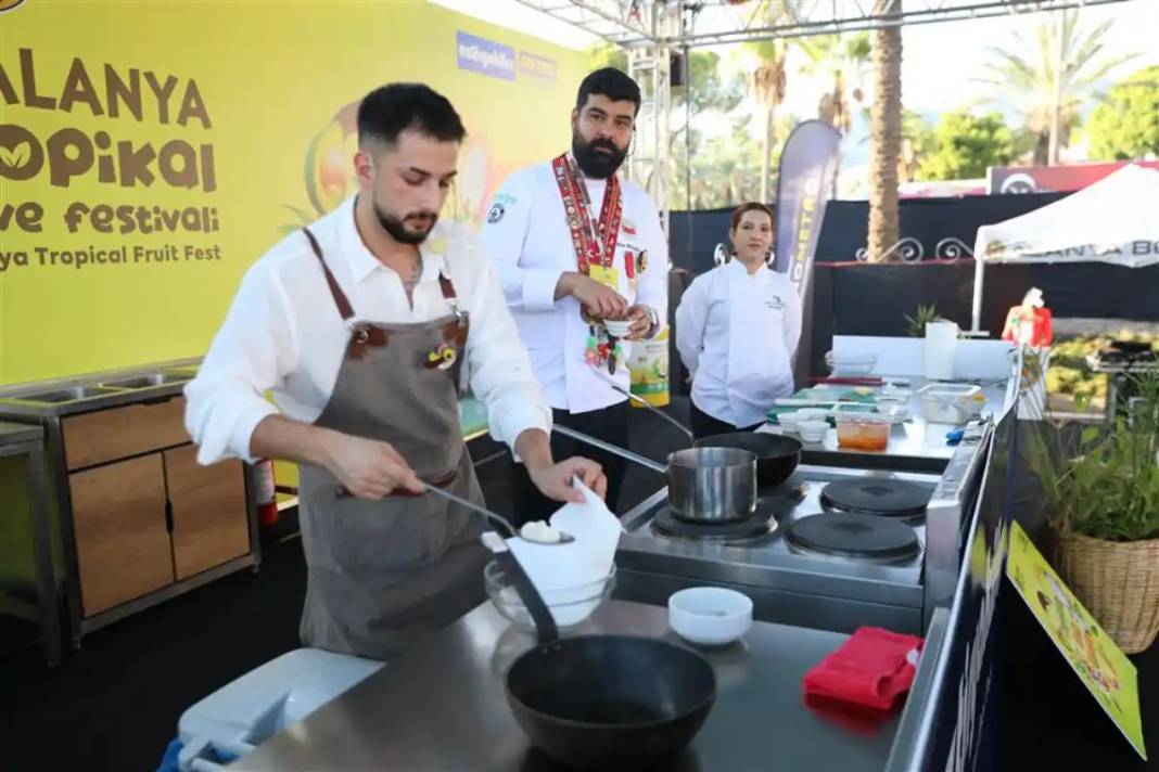 Alanya’da Tropikal Meyve Fırtınası Başladı! 7